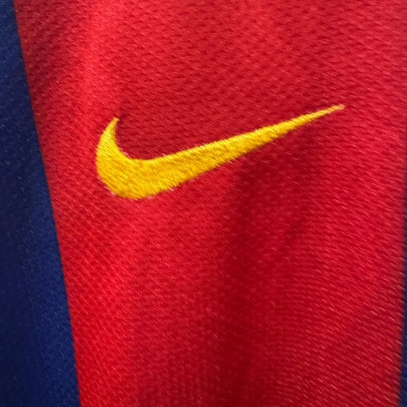 FC Barcelona 2010/11 (Home) - Long Sleeve Football Soccer Jersey - Picture 6 of 9